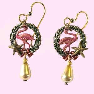 Charming Flamingo Earrings with Gold and Pink Accents Starfish Beachy Wreath